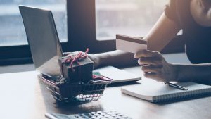 Cartão Santander Free ou Saraiva: qual o melhor para suas compras?