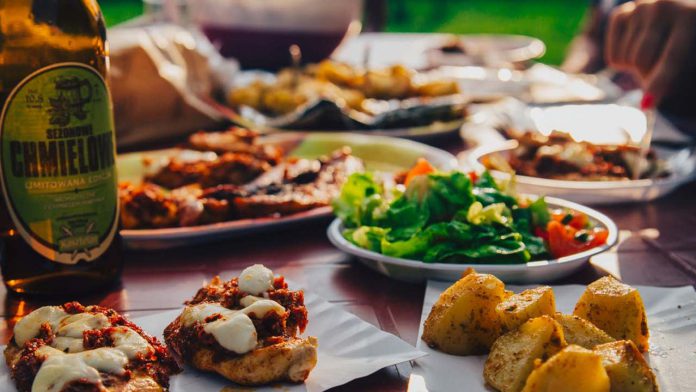 comer-fora-ou-em-casa comer fora ou em casa