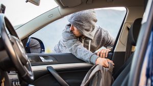 4 opções de seguro auto parcial contra roubo e furto
