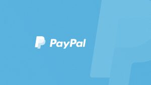 Fundo azul e, no centro da tela, o logotipo da empresa PayPal.